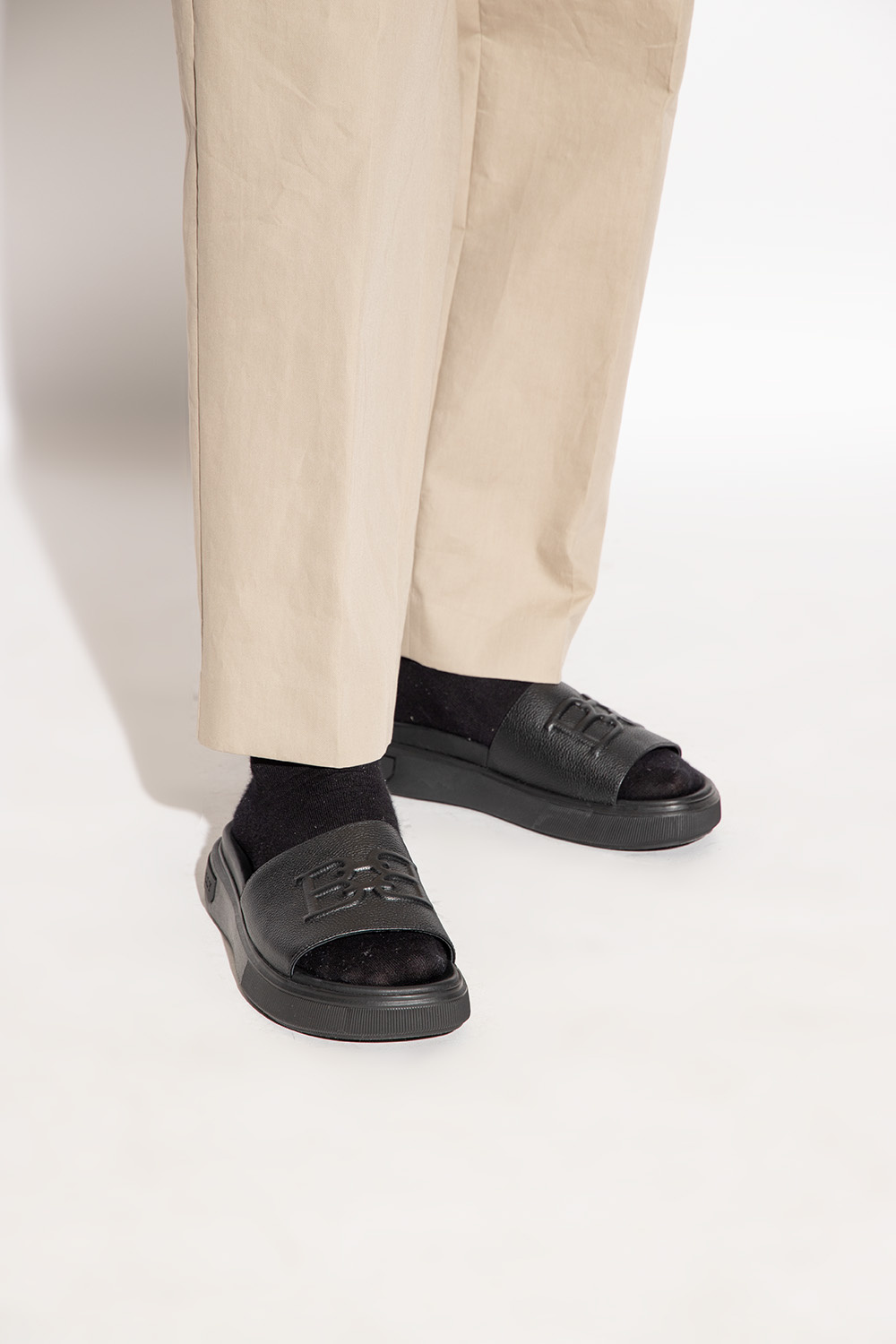 【関税&送料込】Bally Slippers Bally logo-embossed moulded-footbed Slides | Black | FARFETCH
